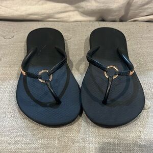 Like new black womens slim havaianas size eu 37-38/ 7-7.5